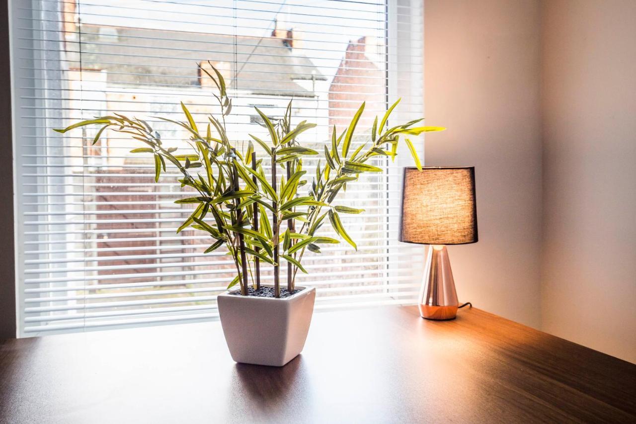 Spacious, Modern 4 Bed House Close To City Centre Chester Kültér fotó